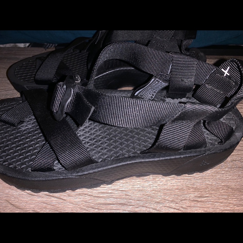 Vintage Men’s Black Teva Sandals with toe loop - Picture 10 of 11